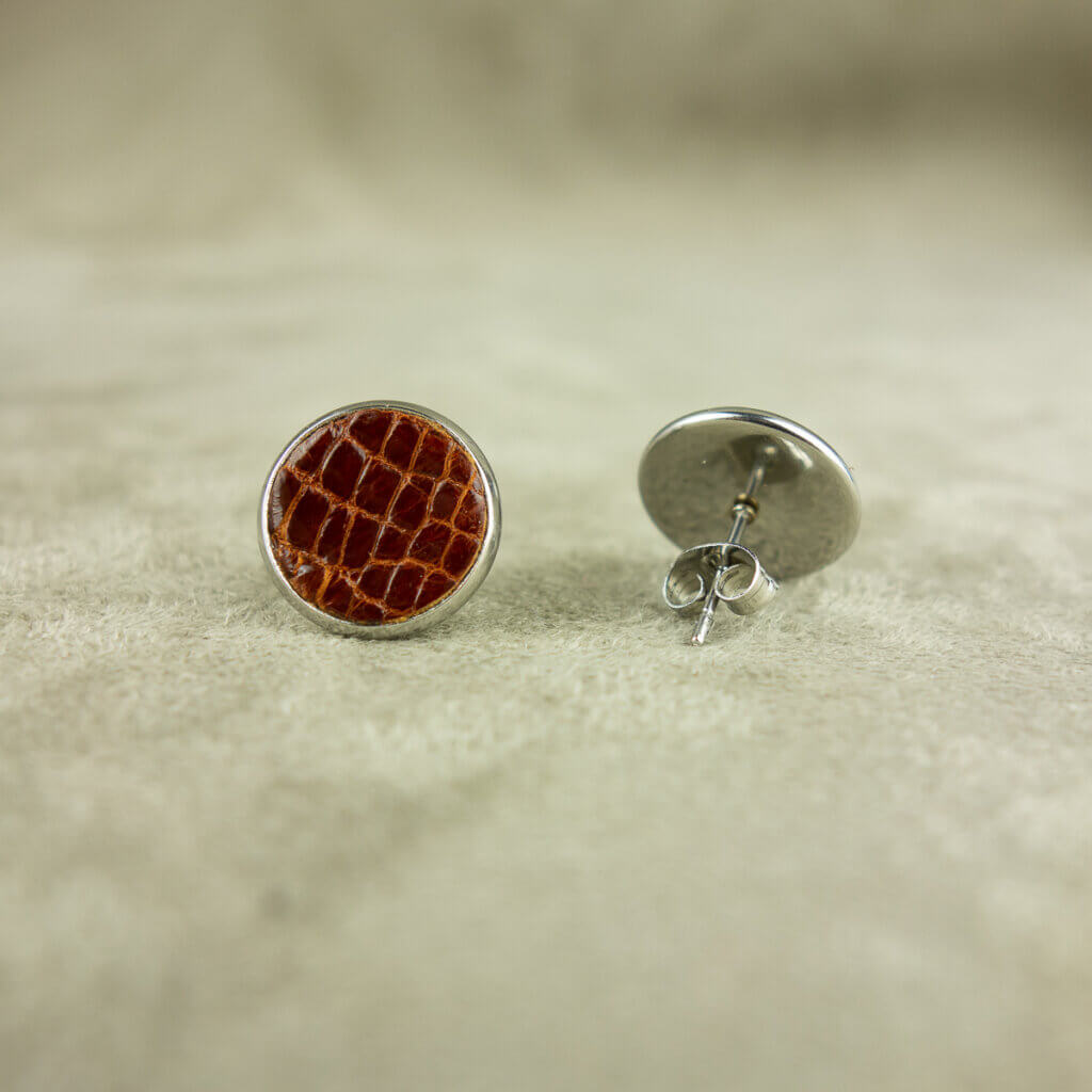 Boucles D'oreilles Rondes Faites Main - Motif Fleurs Roses Sur Fond Bleu Marine