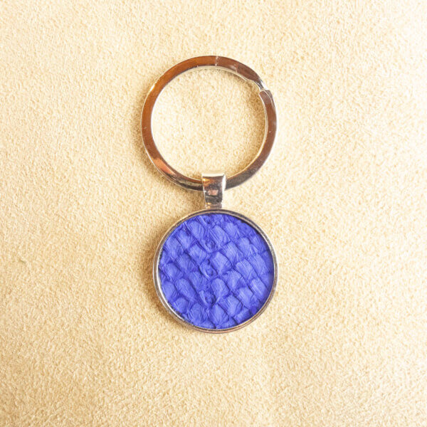 porte-clés en cuir de saumon bleu
