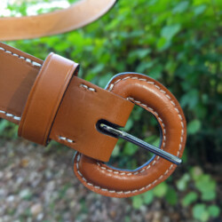boucles marron en cuir