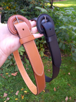 Le duo de ceintures en cuir